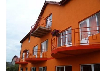 Románia Privát 2 Mai, Exteriőr